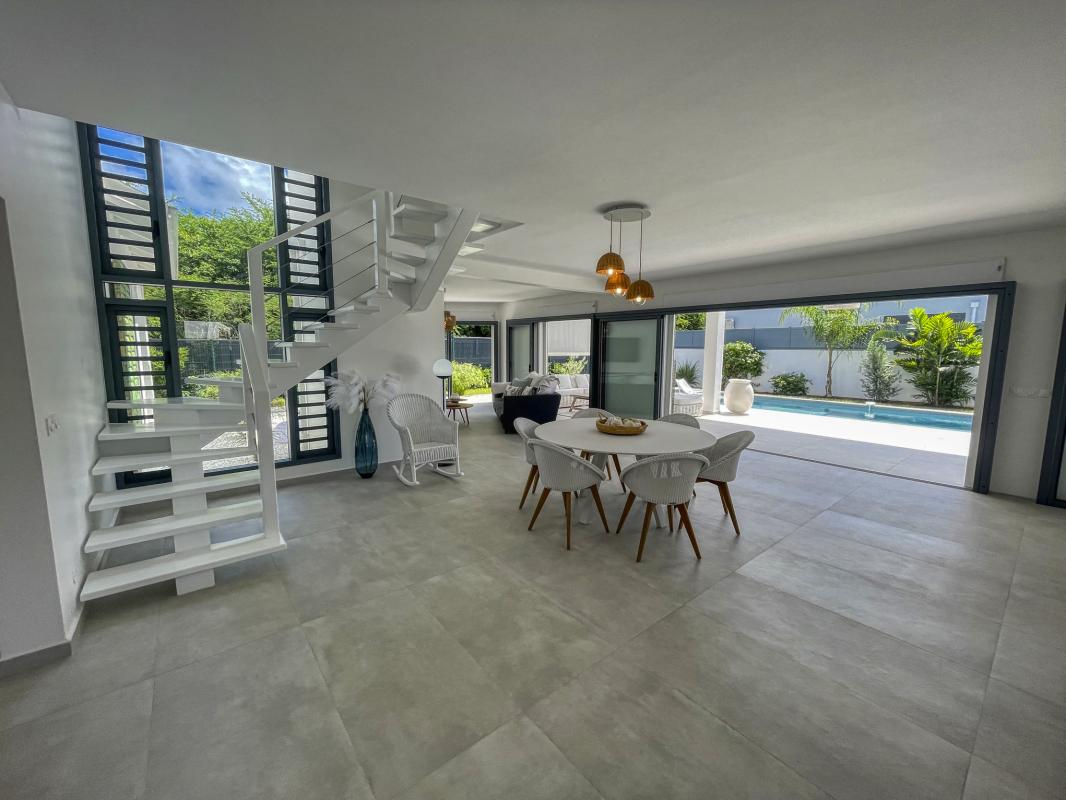 15 Location villa piscine accès plage Saint François Guadeloupe_sejour